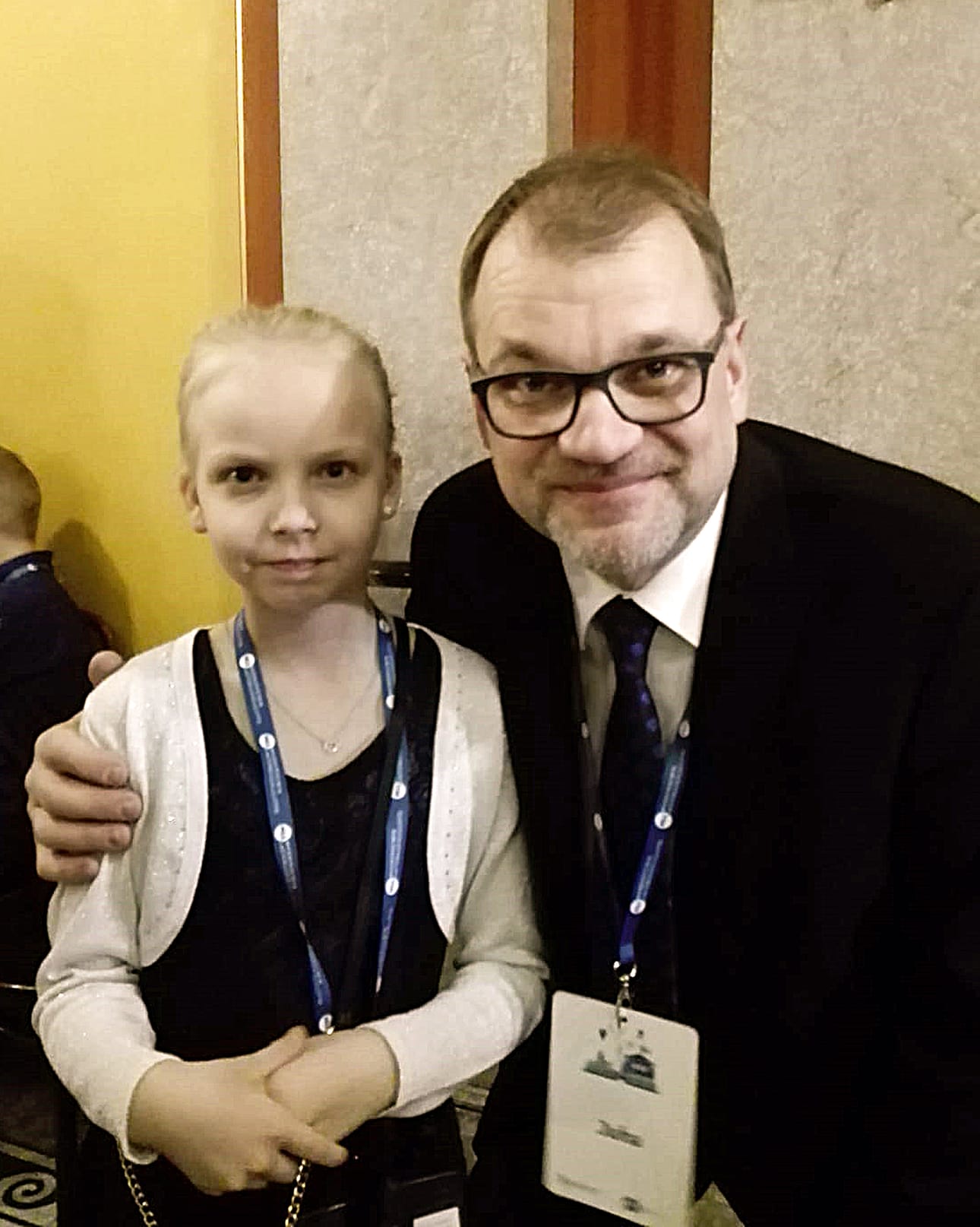 Hailuotolainen Martta Taskinen (kuvassa) pääsi Kerttu Sipilän kanssa juhlimaan Suomen itsenäisyyttä Säätytalolle pääministeri Juha Sipilän seuraan.