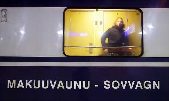 Yöjunaliikenne sai lisäaikaa.