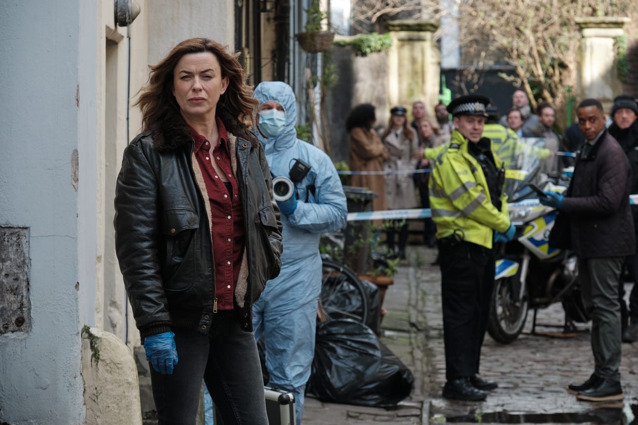 Yikomisario Jeanette Kilburn (Eve Myles) jahtaa sarjamurhaajaa. Kuva: Yle Pressi