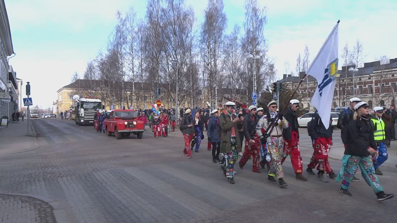 Teekkarikulkue Oulussa