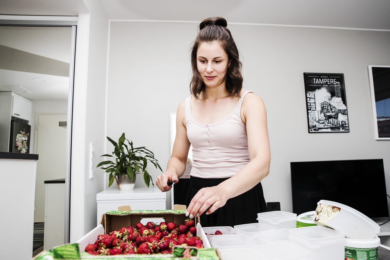 Evelyn Ruzzan kotona marjoja varten on varattu yksi kokonainen pakastearkku.