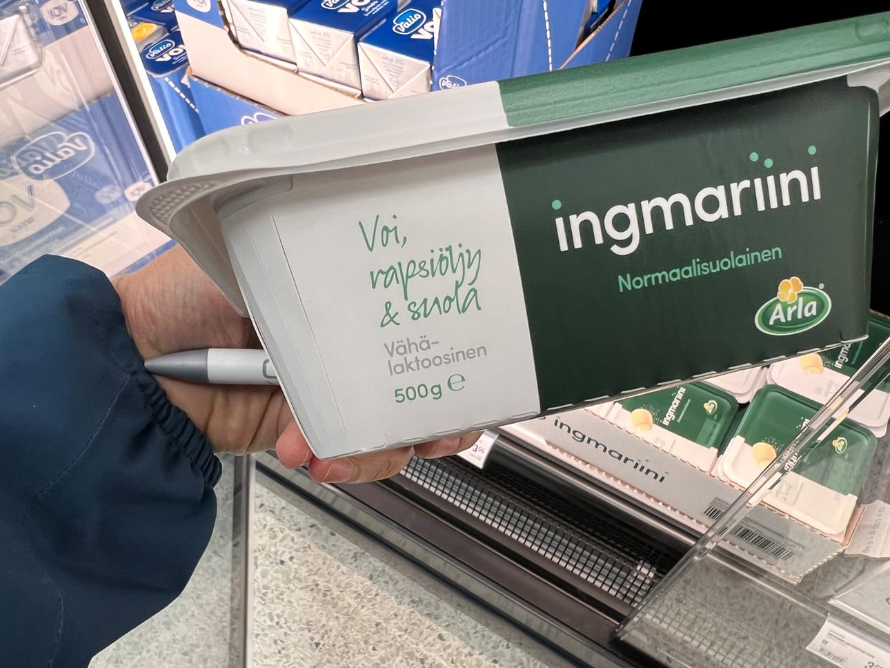 Toukokuussa otetussa kuvassa näkyy, kuinka Ingmariini-pakkaukset ovat kutistuneet 500 grammaan.