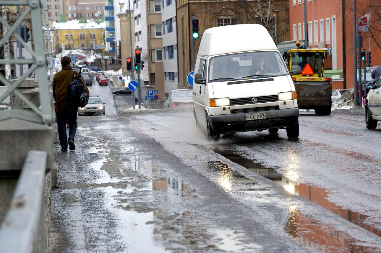 Jos mallit pitävät paikkansa, voi joulu-helmikuu olla tänäkin vuonna leudompi kuin pitkän aikavälin keskiarvo. Virtaukset voivat olla myös kosteita. Pitkän aikavälin sääennusteisiin liittyy kuitenkin erittäin suuria epävarmuuksia.