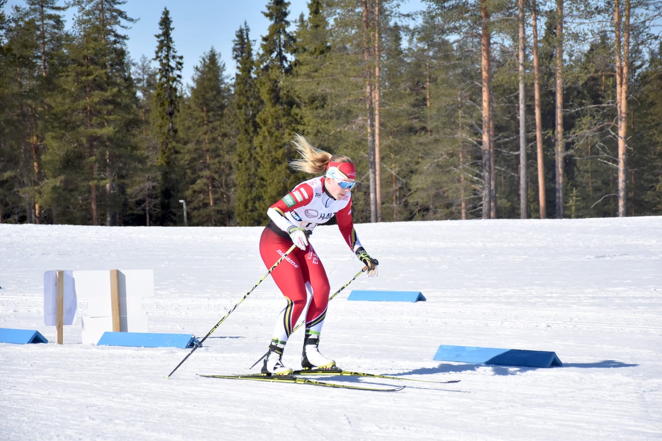 Elina Läspä ankkuroi Kuusamon Erä-Veikot 22:ksi.