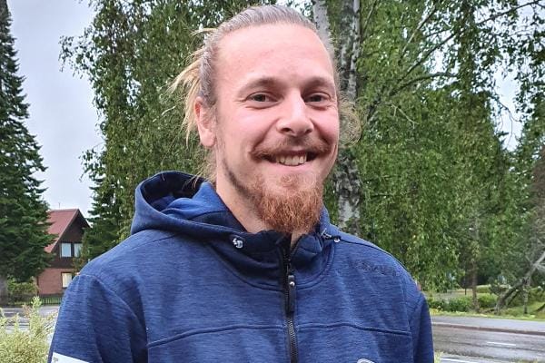 Akaa-Volleyn riveissä keskitorjujana pelaa Ankkurien kasvatti Panu Pitkänen. KUVA: ELINA MIKKONEN