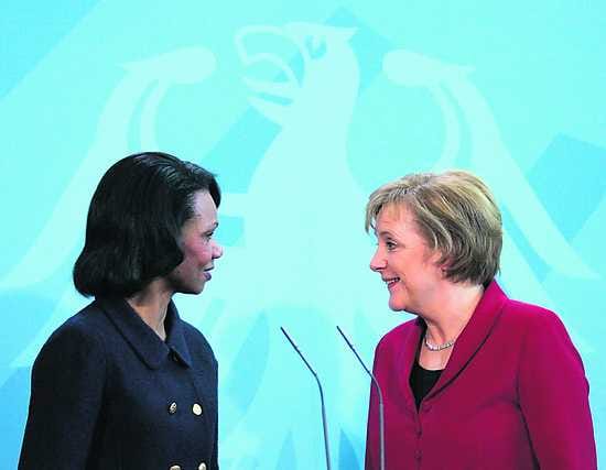 Saloja julki. Condoleezza Rice myöntää Yhdysvaltain tehneen virheen saksalaisen pidätyksessä. Rice ja Angela Merkel neuvottelivat tiistaina Berliinissä.