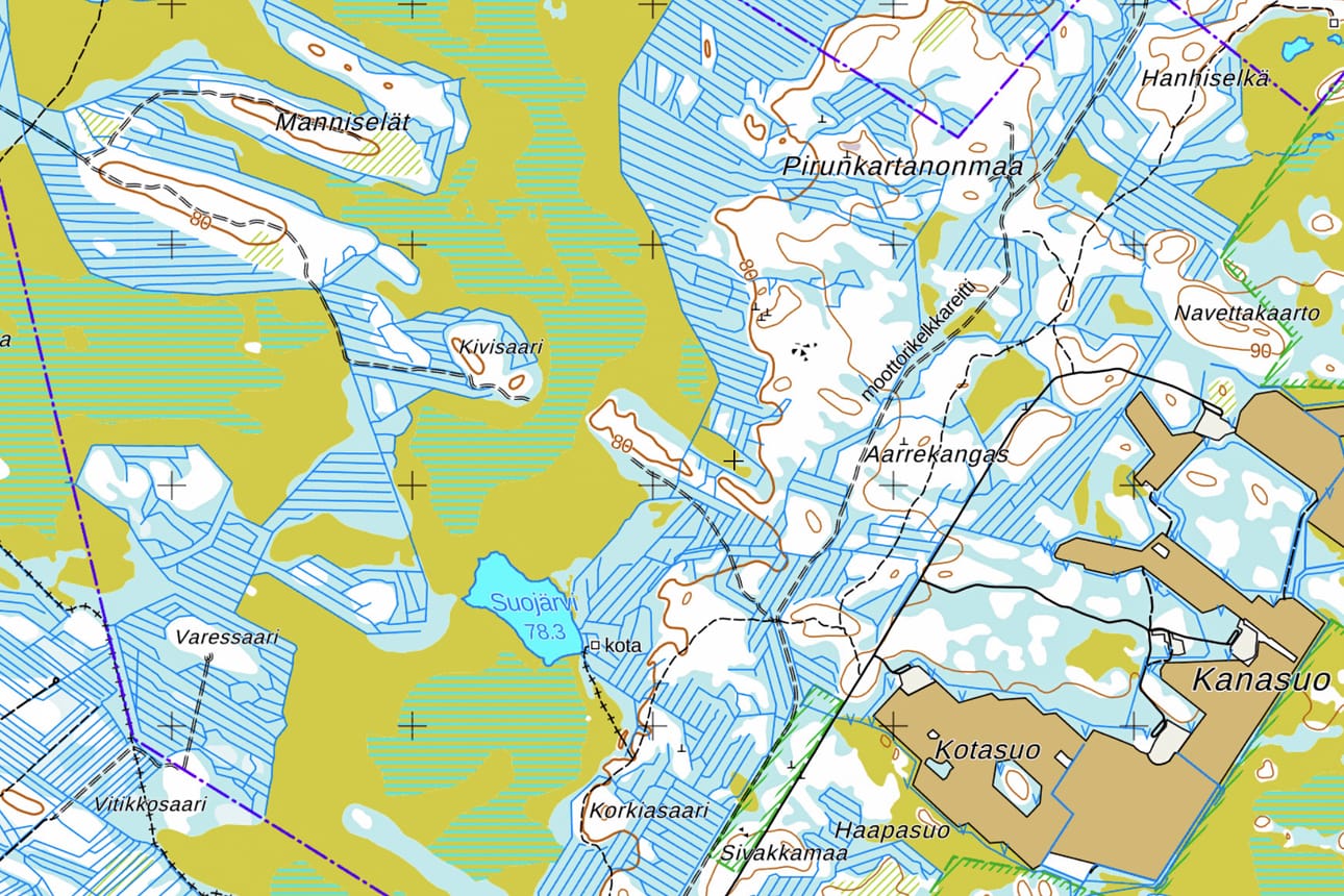 Metsäojien kudelma täyttää soiden välit kartalla.