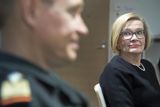 Sisäministeri Paula Risikko (kok.) sanoo, että suojelupoliisi seuraa Lontoon tilannetta ja sitä, kohdistuuko Suomeen jokin uusi uhka. Kuva: Mauri Ratilainen