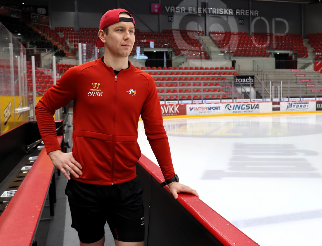 Pelikyvyttömyys on harmittanut Sport-sentteri Anton Stråkaa. Hänet taklattiin rajusti ottelussa Porissa reilut kolme viikkoa sitten, mutta edelleen jatkuvan pelaamattomuuden syy löytyy muualta.