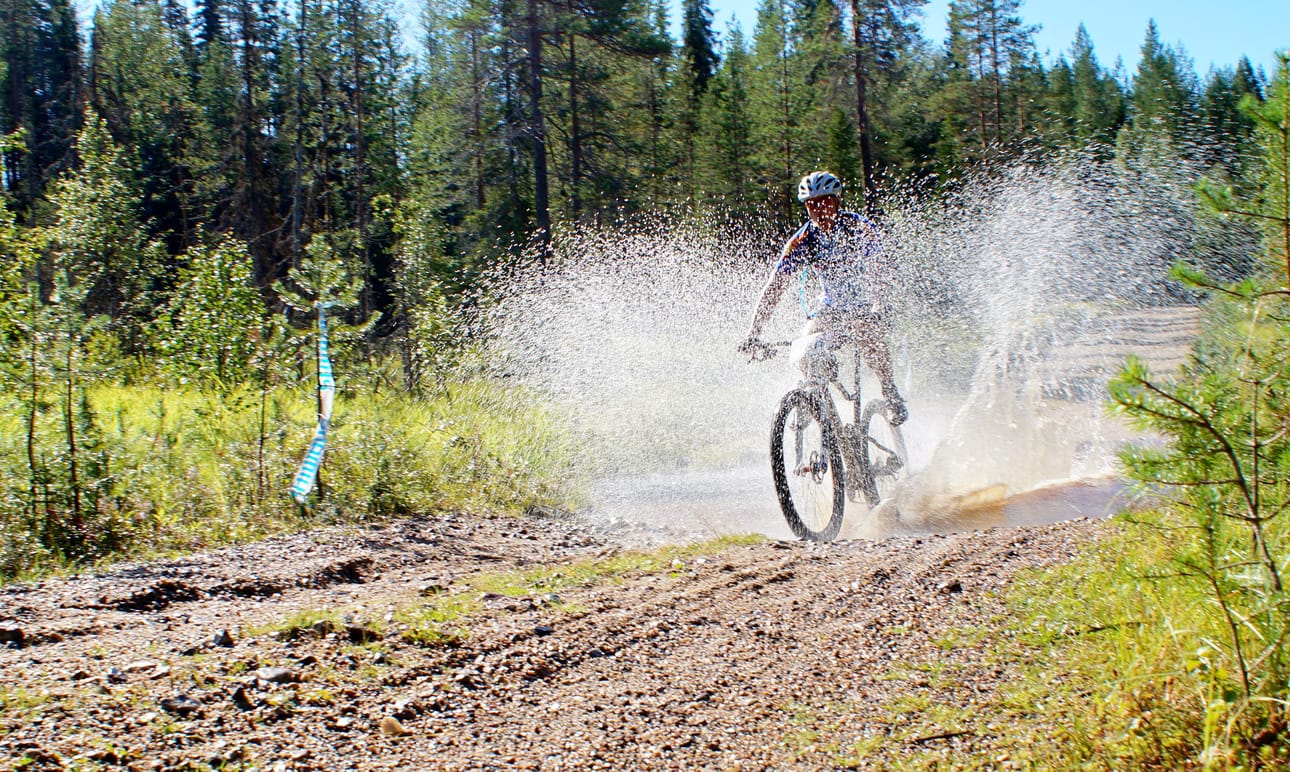 Syötteen suurimpana valttina ovat erämaiset metsäpolut ja tykkymetsän siimeksessä kulkevat talvipyöräilyreitit, vinkataan Vuoden Retkikohde 2019 -ehdokasesittelyssä. Matkailualueen muodostavat Pikku-Syöte, Iso-Syöte sekä Syötteen kansallispuisto.