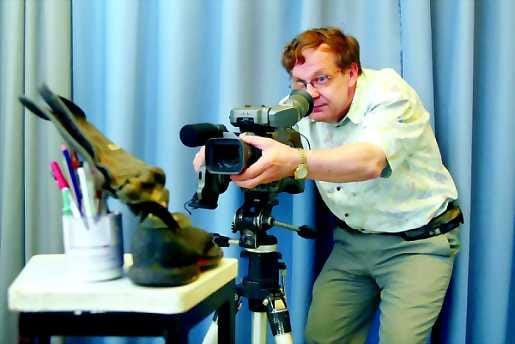 Voitto Pulkkinen on tehdyt dokumentin Varjakan sahan historiasta.