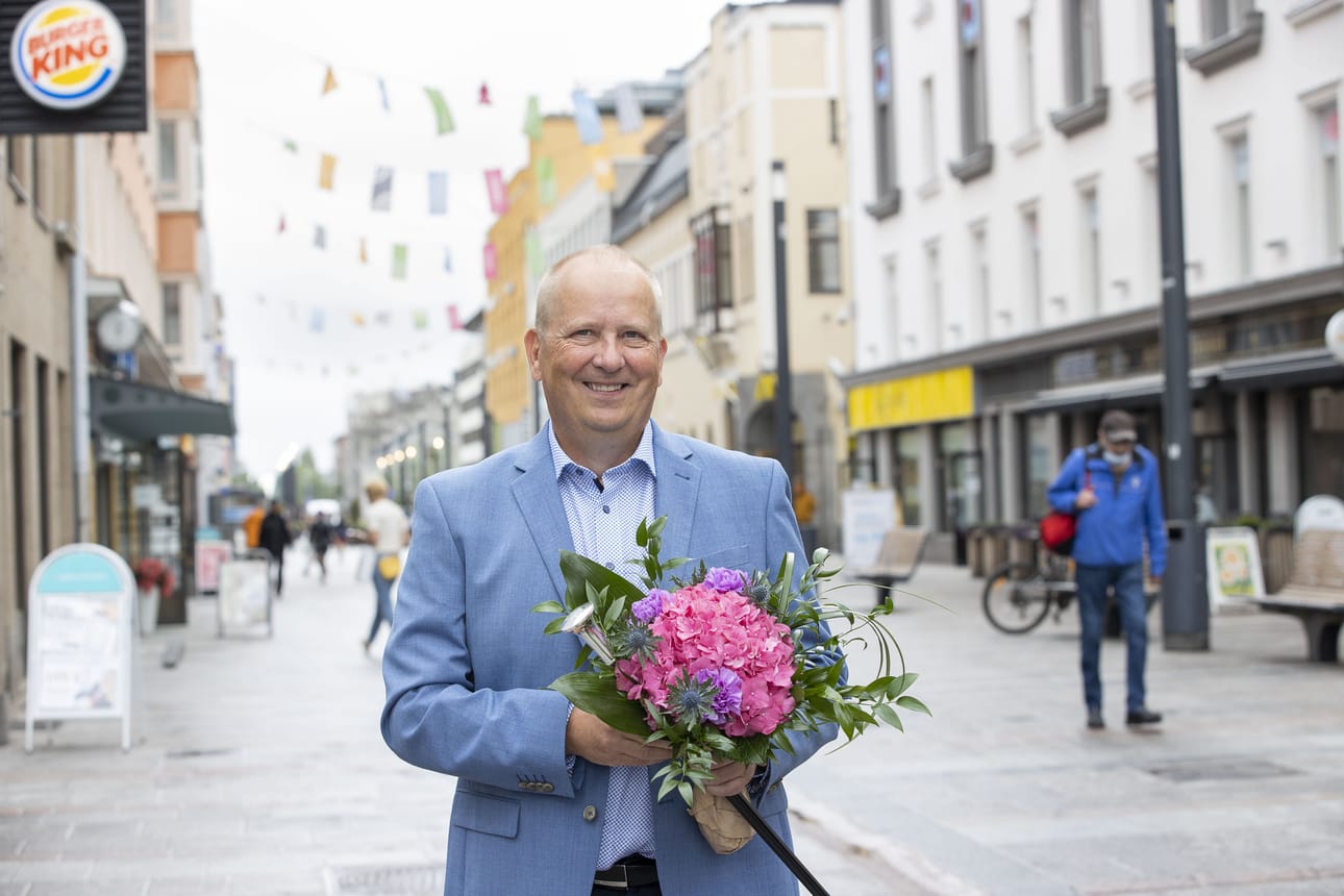En kadehtisi miljoonatilin tehnyttä yrittäjää. Sen sijaan voisin olla kateellinen lottovoittajalle, että vitsit kun tuolla kävi tuuri, oululainen yritysvälittäjä Aki Keisu sanoo.