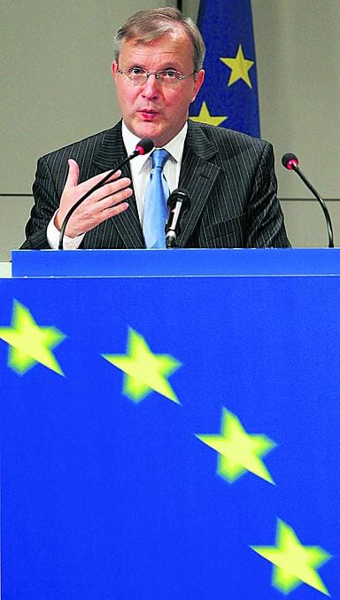 Laajentumiskomissaari Olli Rehn patistelee EU-maita suhtautumaan tosissaan Turkki-neuvotteluihin.