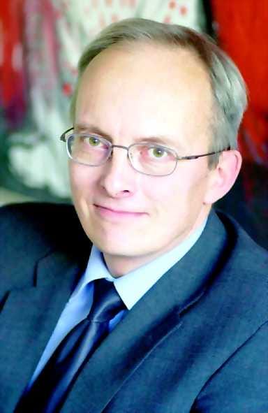 Lain valvoja. Kilpailuviraston tuleva ylijohtaja Juhani Jokinen painottaa, että yritysten pitää itse huolehtia toimintansa lainmukaisuutta.