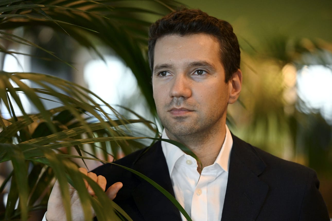 Suomen ekonomien erityisasiantuntija Ted Apterin mukaan kyse on siitä, kokeeko ihminen olonsa tervetulleeksi vai liittyykö asiaan epävarmuutta. Hänen mukaansa esimerkiksi start up -alalta on kuulunut viestiä, että epäselvyys ja epävarmuus ovat lisääntyneet, mikä voi vaikeuttaa rekrytointia. LEHTIKUVA / Markku Ulander