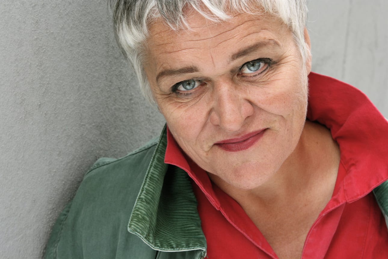 Pirkko Saision Passio-romaanin ytimessä on elämän mielekkyyden ja sen merkityksen tavoittelu.