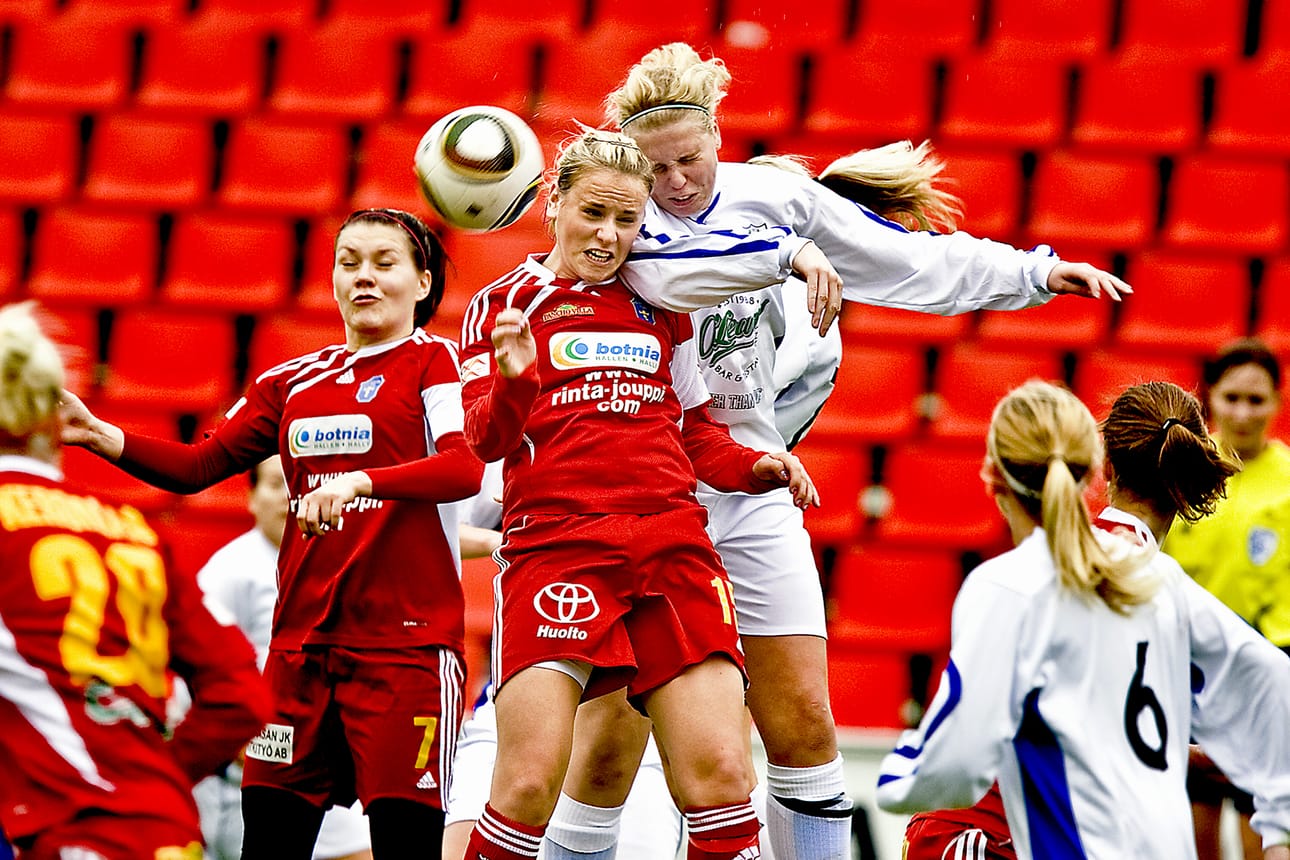 FC Sport pelasi naisten liigassa viimeksi kaudella 2010. Nyt seuran naisten edustusjoukkue siirtyyy VPS:n väreihin.