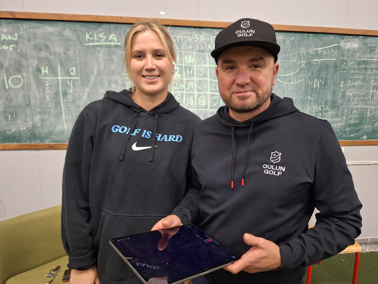 Kiira Riihijärvi napsi Yhdysvaltojen haastajakiertueelta kaksi huippusijoitusta putkeen. Työnteko valmentaja Tommi Linnan kanssa on tuottanut tuloksia puttipeliin viheriöillä.