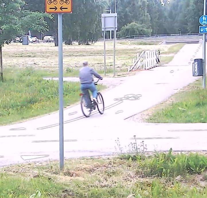 Oulun Poliisilaitoksen julkaisema tunnistuskuva Kaukovainioon puukotukseen liittyen.