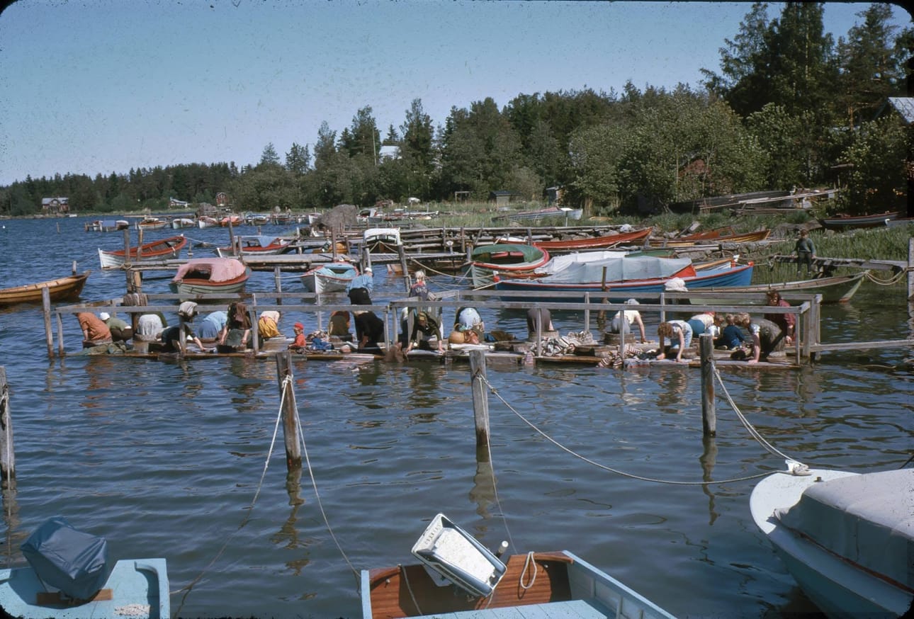 Yksi kaupungin vanhoista mattolaitureista sijaitsi Viikingan rannassa Neptunintien päässä. Kuva on vuodelta 1967.