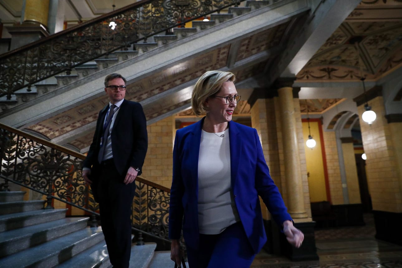 Työministeri Tuula Haatainen valmistelee hallituksen työllisyystoimia.