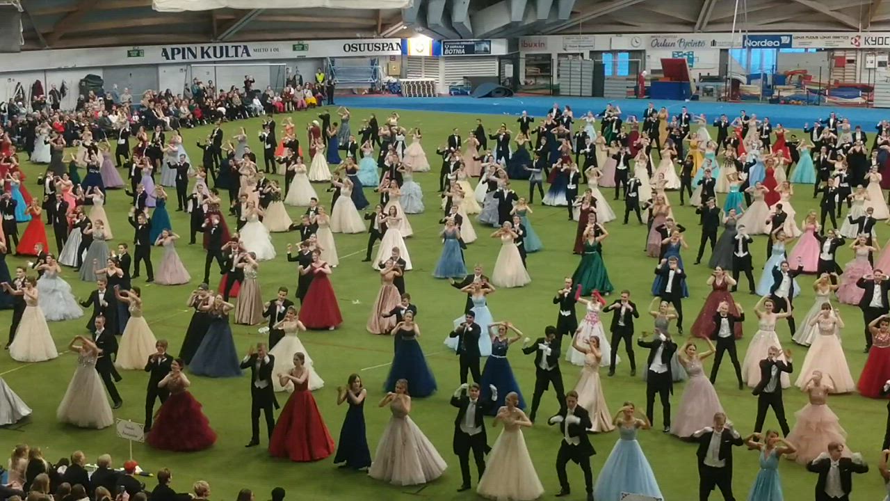Vanhojen tanssit Ouluhallissa, päätöstanssi Everybody