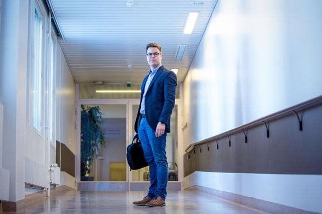 Gerbyn terveysaseman vastaava lääkäri Pasi Kokkonen selvitti kyselyn avulla, miksi lääkäriopiskelijat hakeutuvat Vaasaan töihin ja mikä heidät voisi saada jäämään. Kuva: Paula Kaskimaa