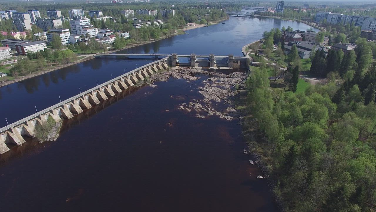 Ilmakuvaa toukokuisesta Ainolanpuistosta