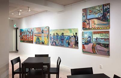 Nämä taulut poistettiin Korundin ravintolatilasta sopimattomina.