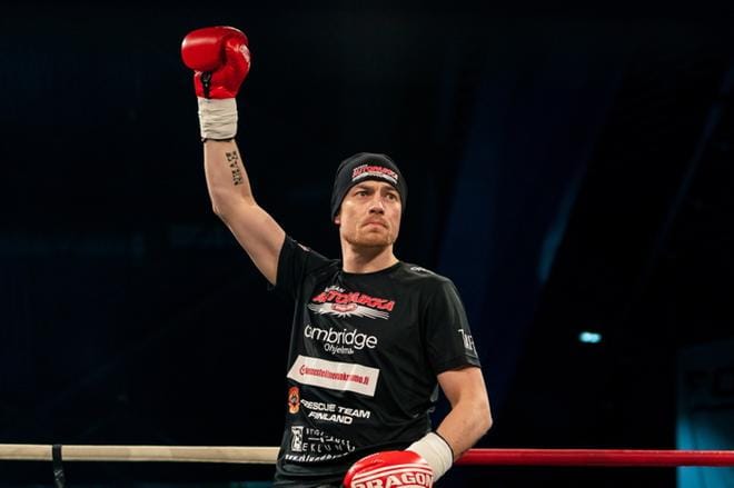 Mathias Eklund kesti reilun erän verran Jason Quigleytä vastaan. KUVA: SAMPPA TOIVONEN