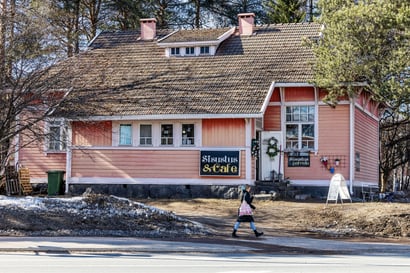 "Sain lukea asiasta lehdestä" – Rautatieläisten talossa vuokralla oleva yrittäjä on pettynyt Rovaniemen kaupungin myyntiaikeisiin