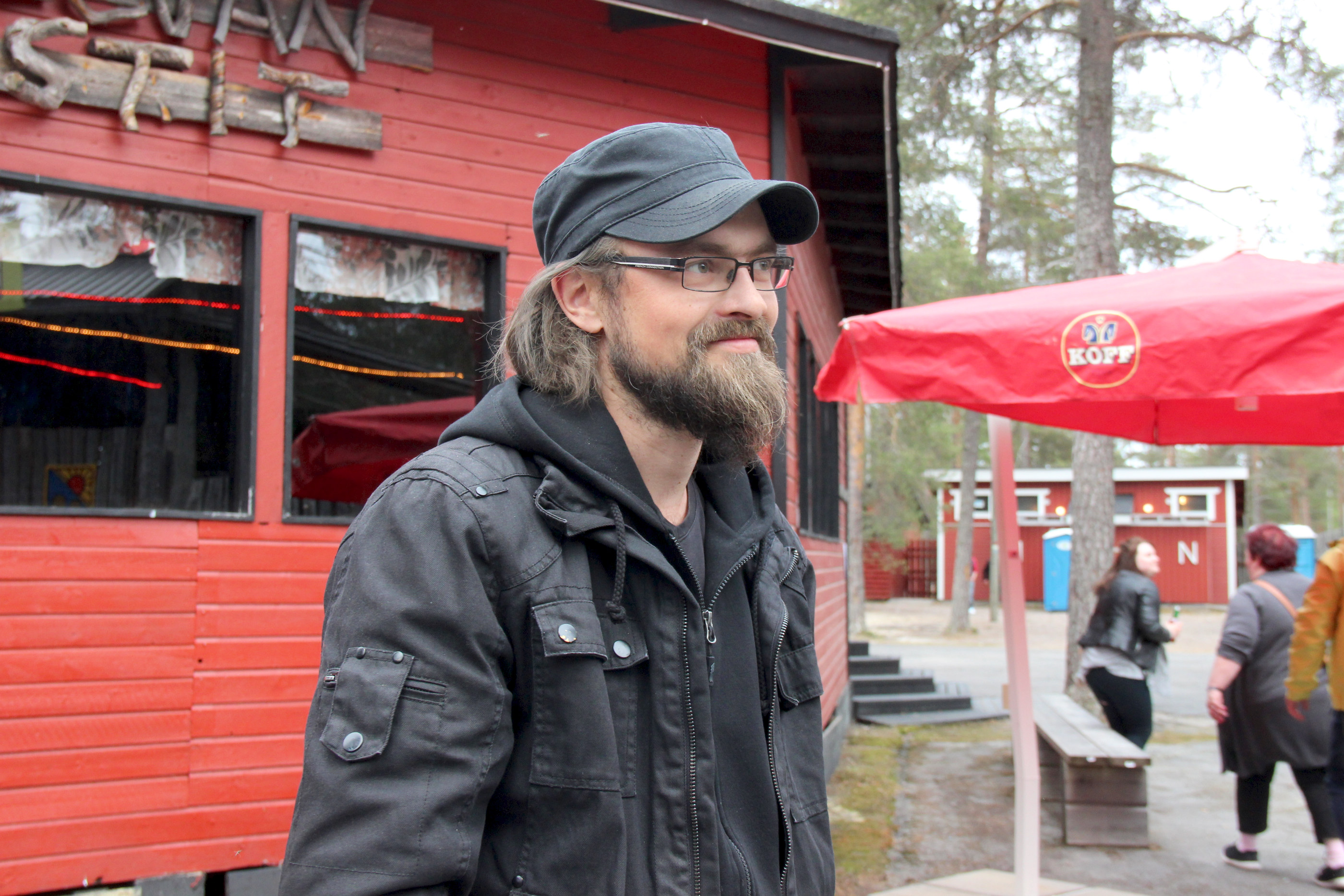 Seppo Kortesalmen (vasemmalla) ja Markku Koivulan mielestä paikallisia tapahtumia tulee tukea.
