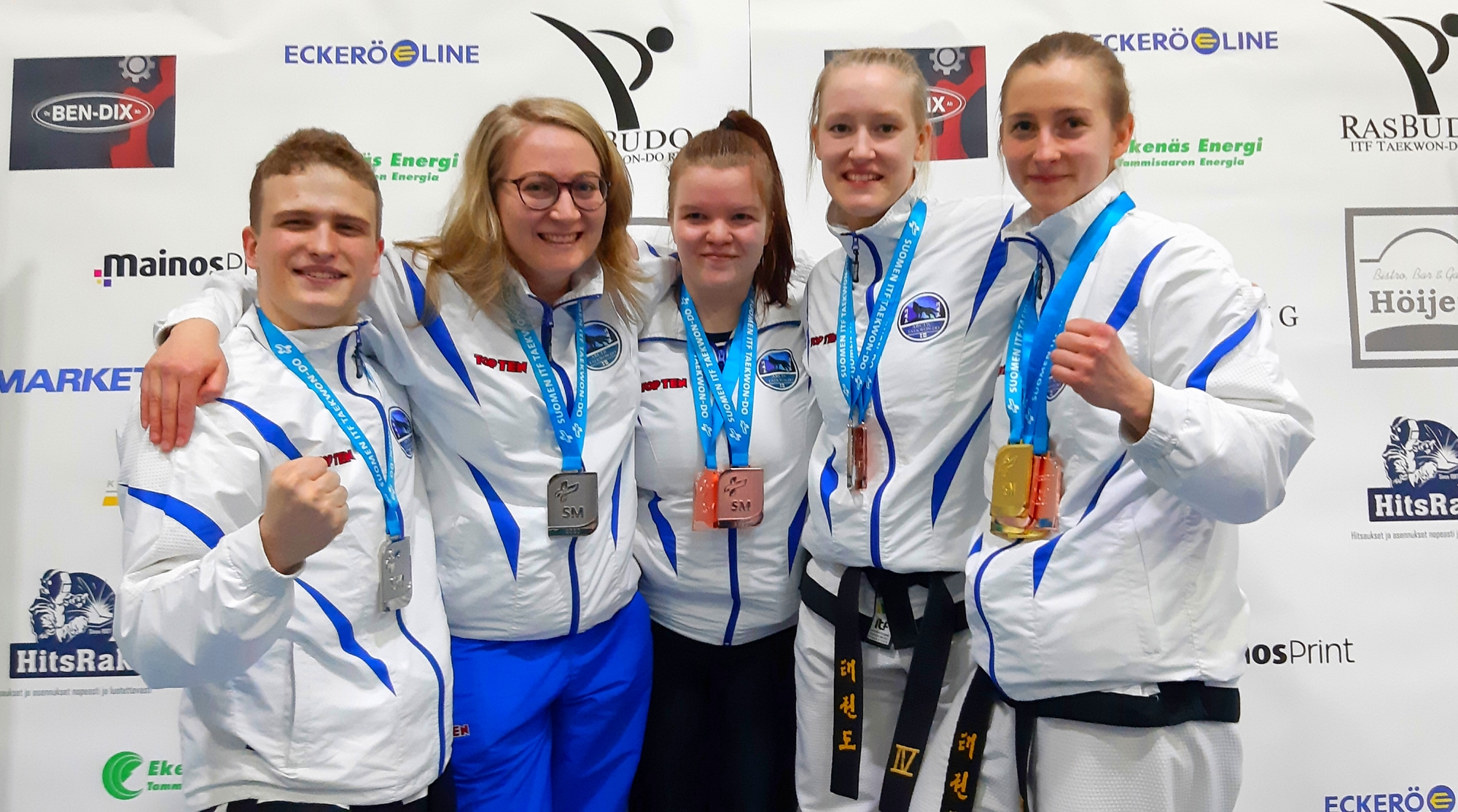 Arctic Taekwon-do kahmi mitaleja SM-kisoissa Tammisaaressa