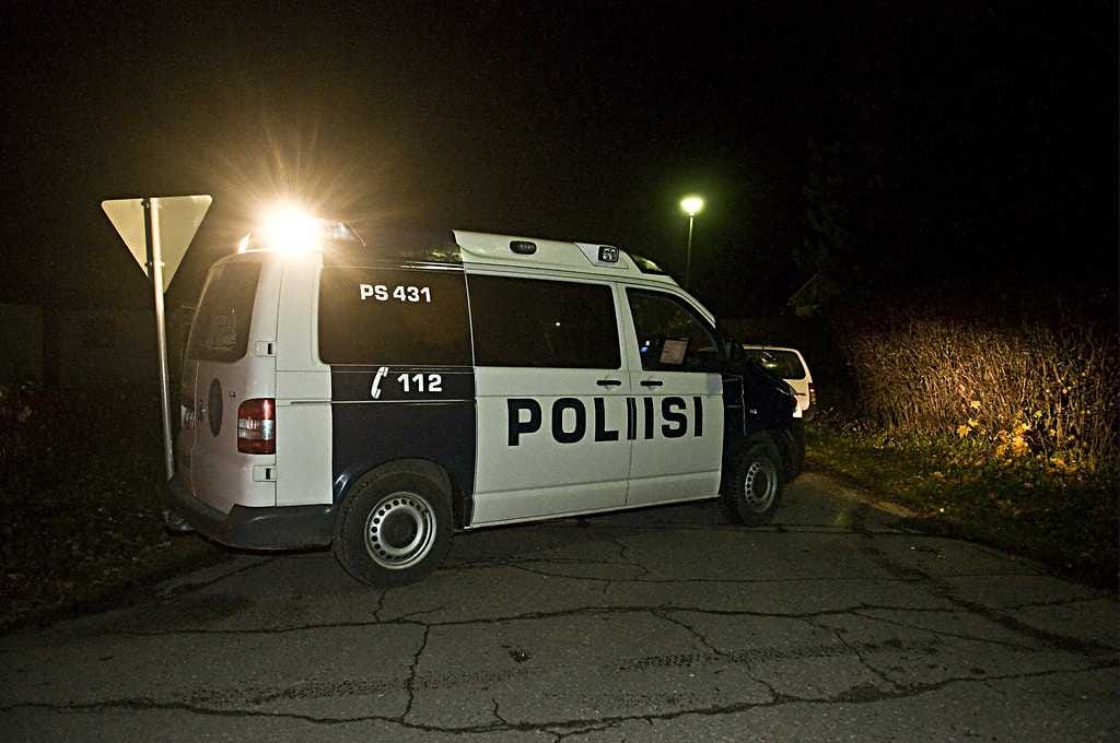 Poliisi sulki tien Varkauden Käpykankaalla illalla.