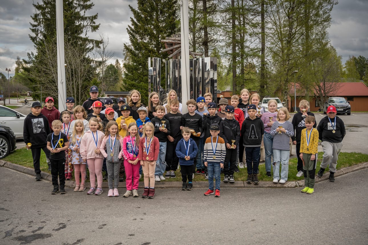 Soinin Tiikereiden kauden päätöstilaisuudessa jaettiin runsaasti palkintoja.