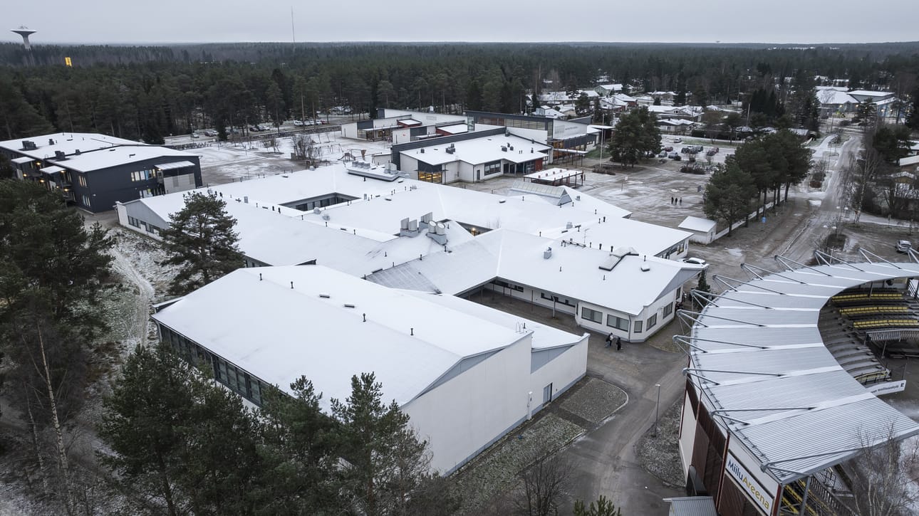 Pattasten yläkoulun vanha osa liikuntasaleineen on heikossa kunnossa. – Nyt lähdetään investointiohjelmassa varautumaan siihen, että jotakin sinne pitää rakentaa, Raahen kaupungin tekninen johtaja Jarkko Vimpari kertoo.