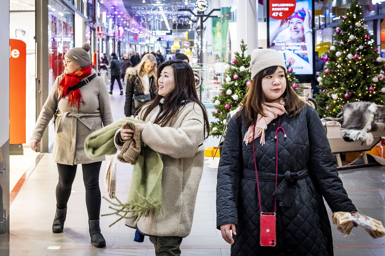 Kauppakeskus Revontulen kävijämäärissä on palattu koronaa edeltävälle tasolle ulkomaalaisten turistien ansiosta.