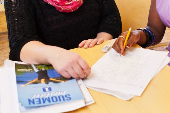 Lisäpaikkojen myöntäminen perustuu maahanmuuton myötä kasvaneeseen perusopetustarpeeseen.