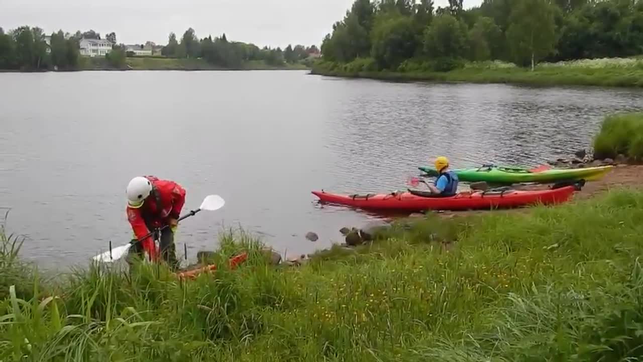 Eskimokäännös onnistuu aamutuimaan Väinölänrannassa.