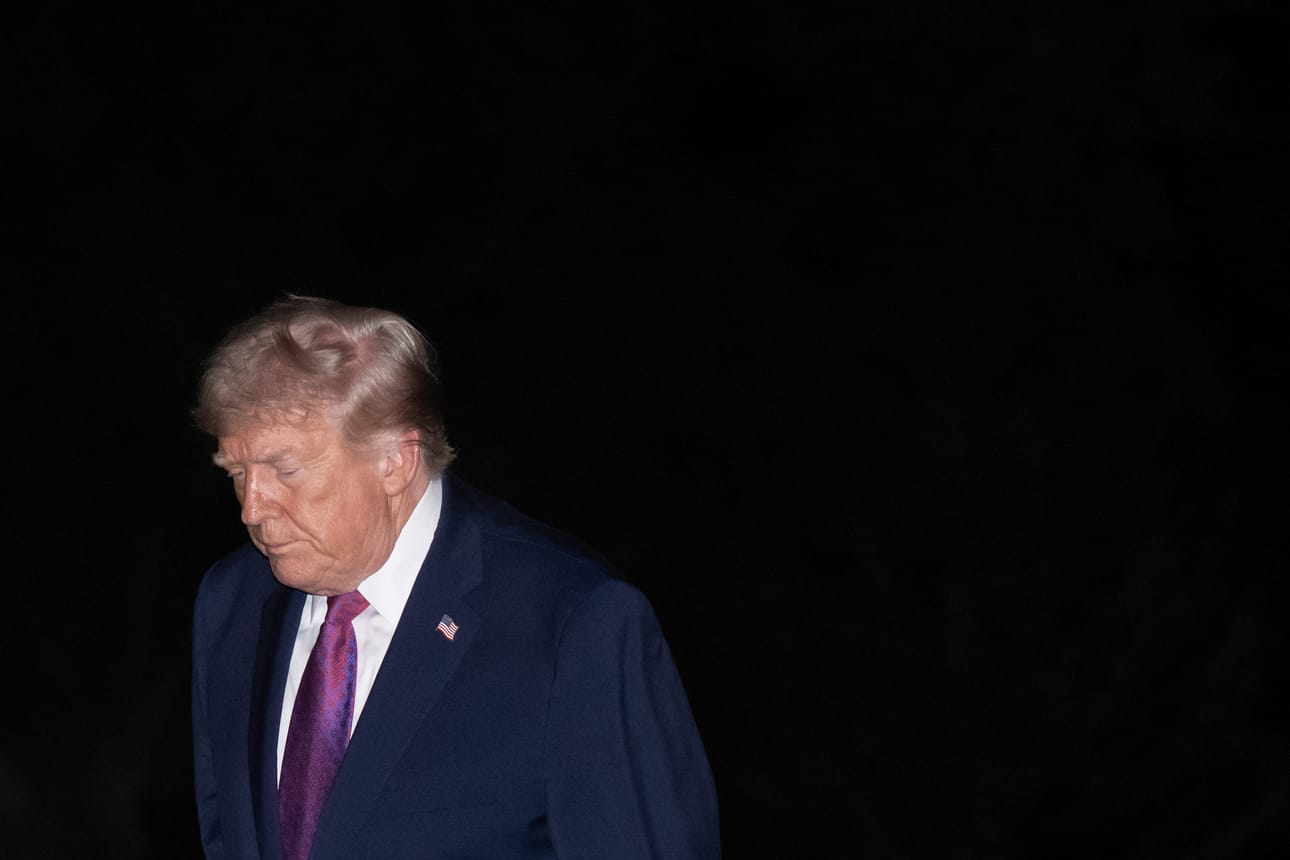 Yhdysvaltain presidentti Donald Trump sanoo, että Yhdysvallat aikoo kaivaa ja kuljettaa Iranista rikastetun uraanin.