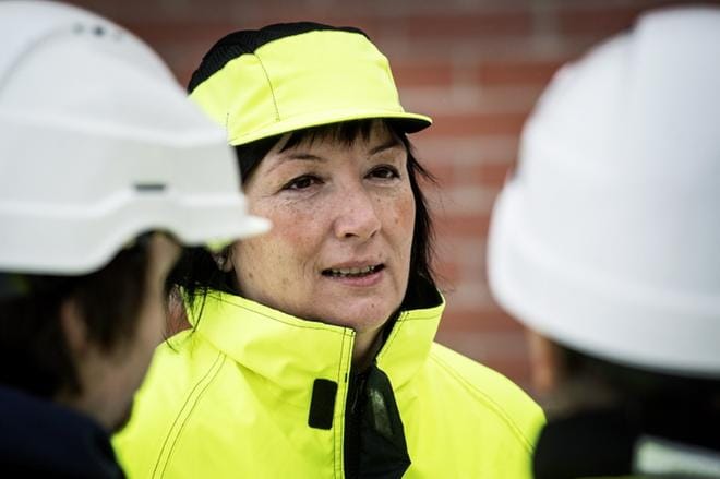 BillerudKorsnäsin uusi toimitusjohtaja Petra Einarsson vieraili maanantaina ensimmäistä kertaa yhtiön paperitehtaalla Pietarsaaressa. KUVA: MARKKU JOKELA