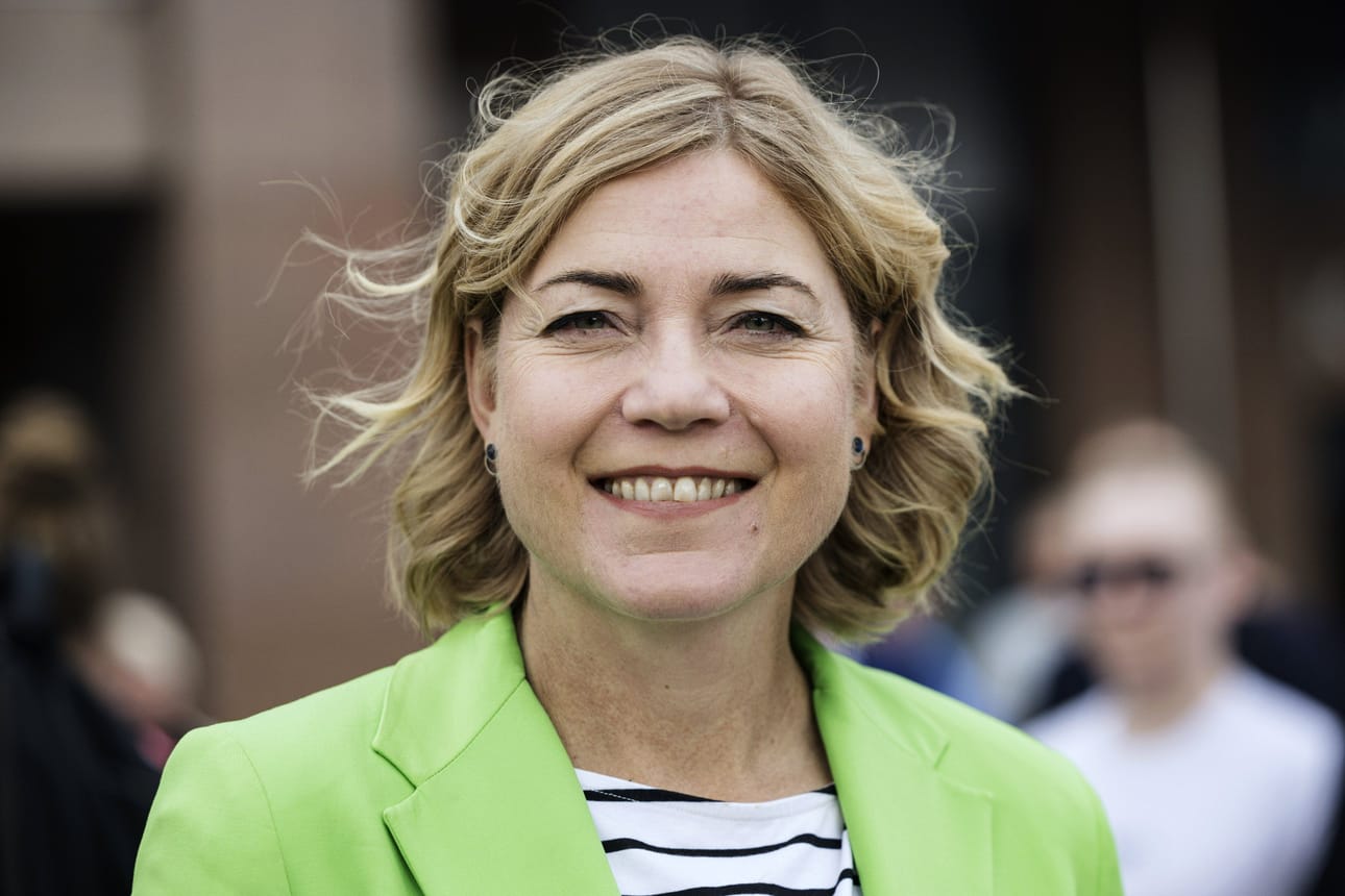 Komissaaripaikan varmistanut Henna Virkkunen kokoomuksen ministeriryhmän kesäkokouksen yleisötapahtumassa Rovaniemellä elokuussa.