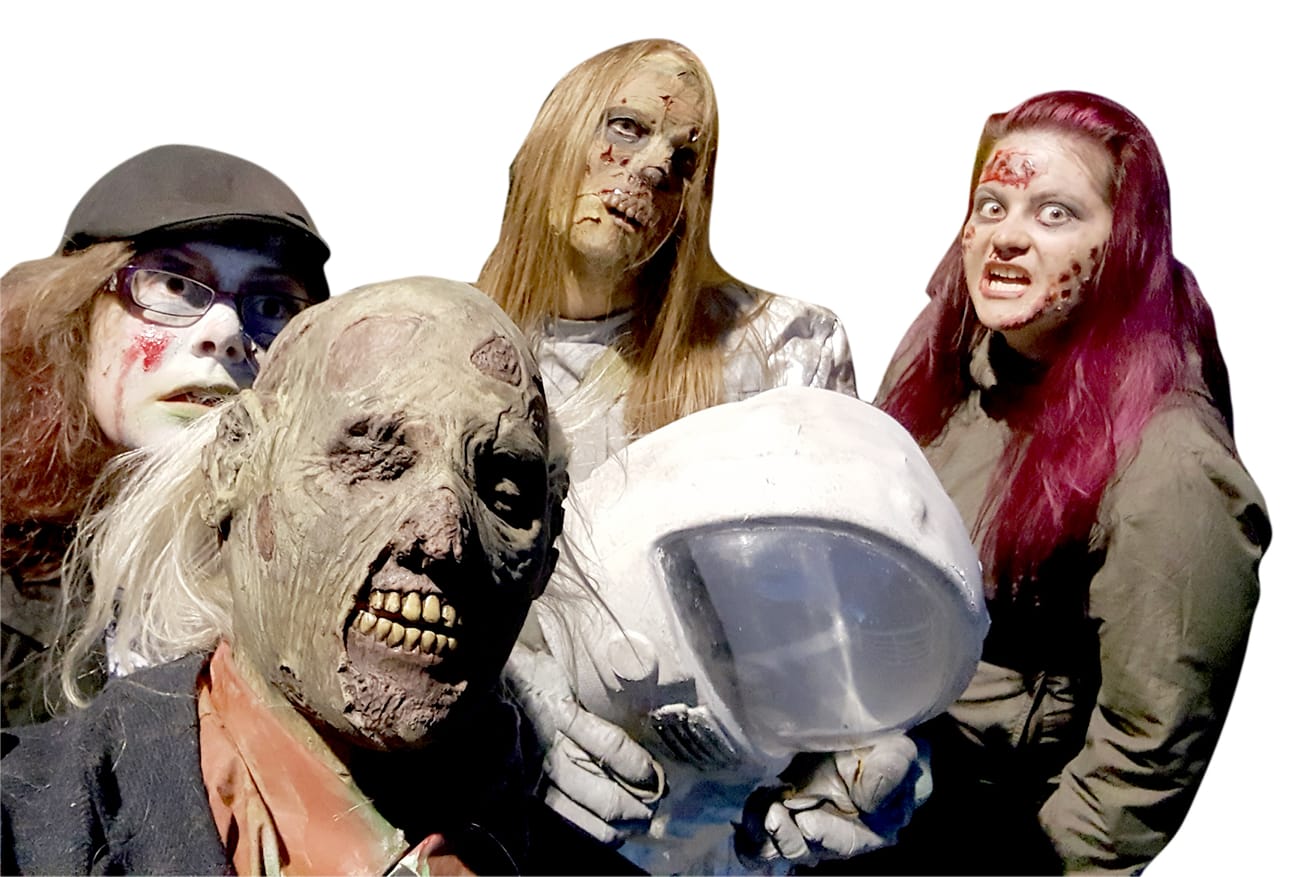 Zombie Walk Oulu järjestetään lauantaina jo 14. kertaa. Kuvassa järjestäjiä, edessä perustaja Mikko Heikura.