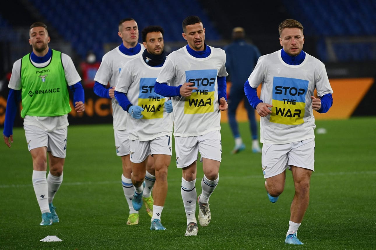 Lazion pelaajat ilmaisivat tukensa Ukrainalle ennen sunnuntaista Napoli-ottelua.
