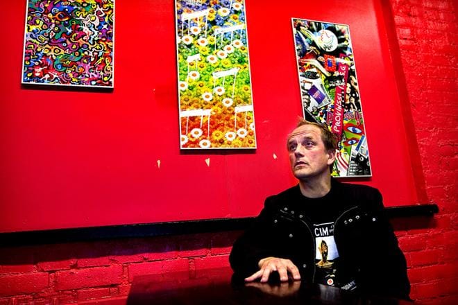 Juha Koivisto puhuu perjantaina Seinäjoen Mars-musiikkitapahtumassa, mitä hän oli perustamassa kymmenen vuotta sitten. Yksi Marsin lähtökohdista oli jo silloin live-musiikki, vaikka siihen aikaan muissa musiikkiseminaareissa puhuttiin pääasiassa levy-yhtiöistä ja medioista. – Kymmenen vuoden aikana livemusiikki tuotteena on muuttunut vähiten ja vahvistunut eniten, eli Mars on ollut aina aikaansa edellä, Koivisto toteaa. ARKISTOKUVA: JOUKO HÄNNINEN.