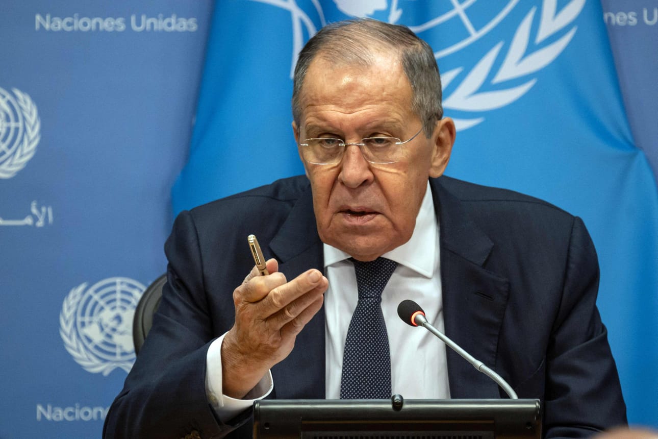 Venäjän ulkoministeri Sergei Lavrov huomautti, että länsimaat ovat antaneet Ukrainalle miljardien dollareiden edestä sotatarvikkeita sekä esimerkiksi tiedustelutukea. LEHTIKUVA/AFP