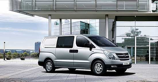 Hyundai H-1:n tavaratila vetää 4,3 kuutiota. Korin molemmilla puolilla on liukuovet ja takana yksi ylöspäin aukeava ovi tai vaihtoehtoisesti sivulle aukeavat kaksoisovet. Tasaisen lattian pohjassa on kymmenen sidontalenkkiä.