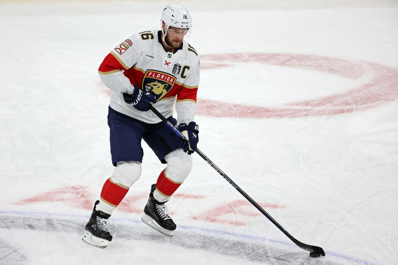 Loppuottelusarjan viides ottelu pelataan varhain keskiviikkona Suomen aikaa. Kuvassa Panthersin suomalaiskapteeni Aleksander Barkov. LEHTIKUVA/AFP
