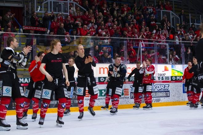 Sportin kausi paketoitiin kasaan lauantaina Kuparisaaressa. Kuva: Minna Antila