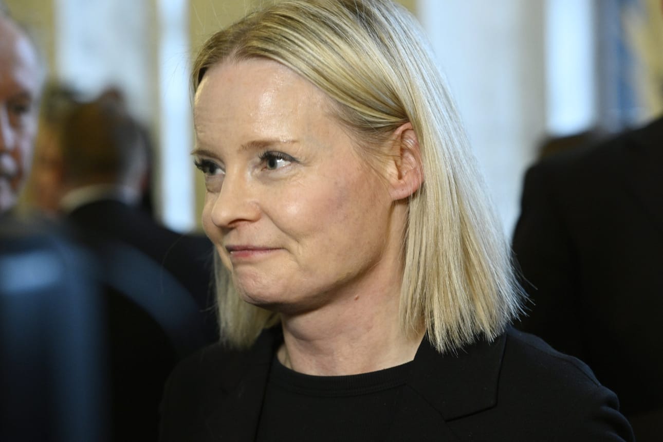 Valtiovarainministeri Riikka Purra (ps.) kertoi viime viikonloppuna MTV:lle, että lisäsopeutuksen tarve on jopa kolme miljardia euroa tällä vaalikaudella. LEHTIKUVA / HEIKKI SAUKKOMAA